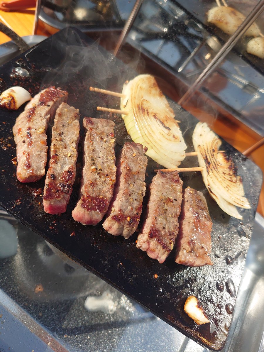 simabass's tweet photo. BBQ🥩なう #冒険用品 #冒険用品jetslow #ヨコザワテッパン #snowpeak #soto #ほりにし #マキシマム #pendelton #jetboil https://t.co/Hq2pR1UB5L
