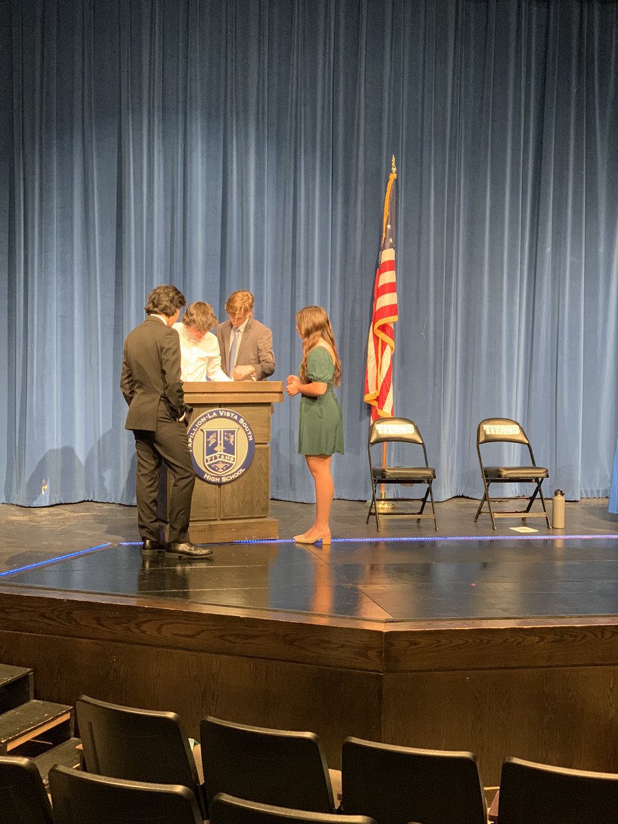 PLSouthNHS's tweet photo. 92 new NHS Members inducted tonight! Proud of all their hard work to get to this point! Special thanks to Ms Alexi Williams for her message to our new inductees. 30,000-5-🎾. https://t.co/kEzFhyQTcA