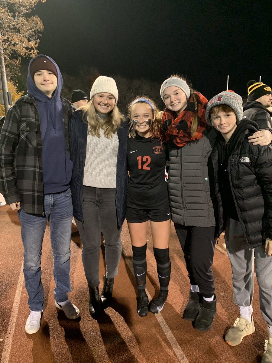 michellehuze's tweet photo. On to the D2 Final! Awesome game Ava! Cousins drove from Westfield to cheer on our girl!! #auntorage #family #statetourney #whpanthers #cousins https://t.co/2fonaZoaDt