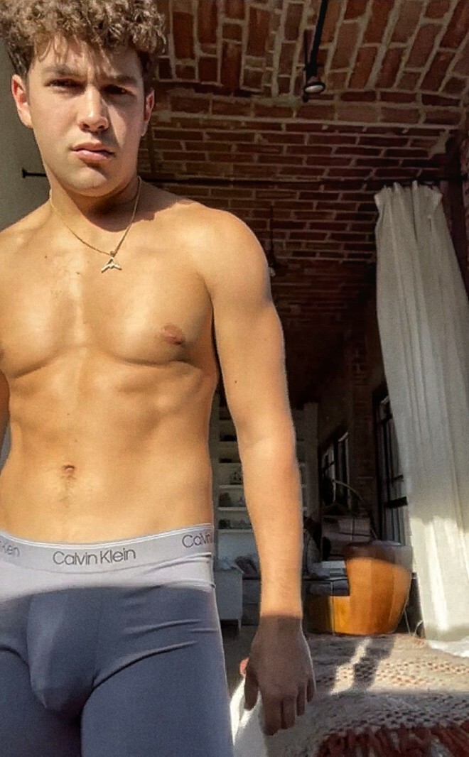 joseph_aster's tweet photo. Já que o Lucas Paqueta nos derrubou, vamos de Austin Mahone!! Who do you prefer? #music #austinmahone https://t.co/kaByyj9PZn