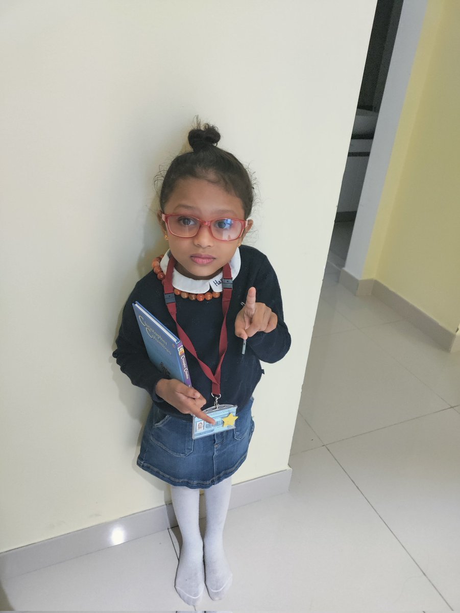 NeebaMerin's tweet photo. #careerday Miss Emma , the recess teacher @VallarieAjish @gemsnms_alkhail @NMSKindergarten #KG2Ebuddingbuilders https://t.co/sY28aDJBT9