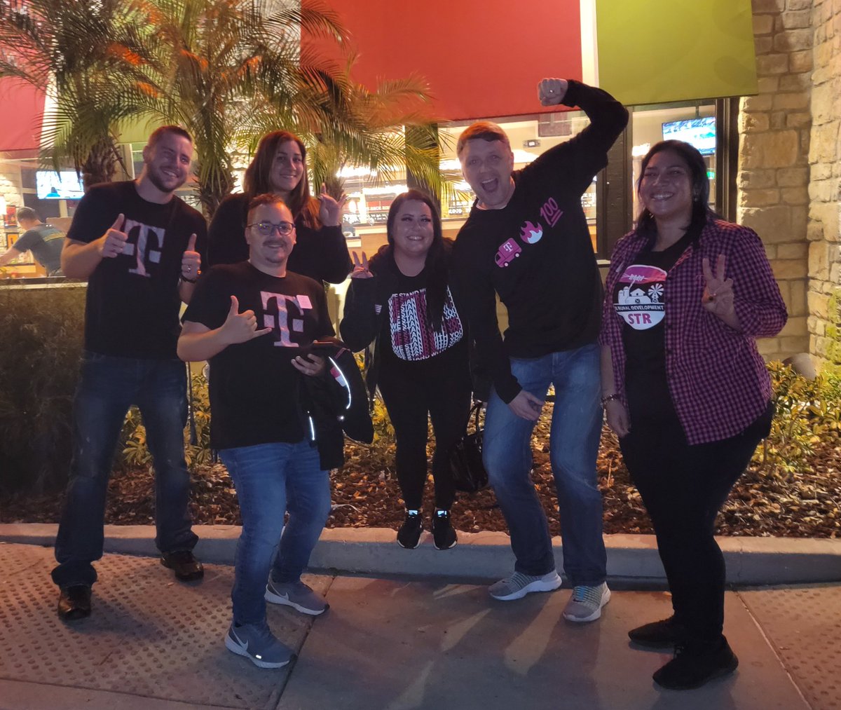 It was a privilege to be able to spend time and have dinner with <a href="/sarahjwood15/">sarah wood</a> and <a href="/jackhjohnson/">Jack Johnson</a>. Thank you so much for making the time to visit!! We had a blast!!! 💥  

#🚛🔥💯