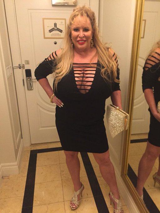 Sorry guys, no show tonight. I have a flat tire and I&rsquo;m waiting for AAA to come get me. Not happy with<a href="/tag/lasvegas"class="tags"><span>#lasvegas</span></a><a href="/tag/europedichan"class="tags"><span>#europedichan</span></a>