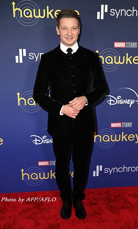 LAで開催された「ホークアイ」のプレミアに、ジェレミー・レナーご登場