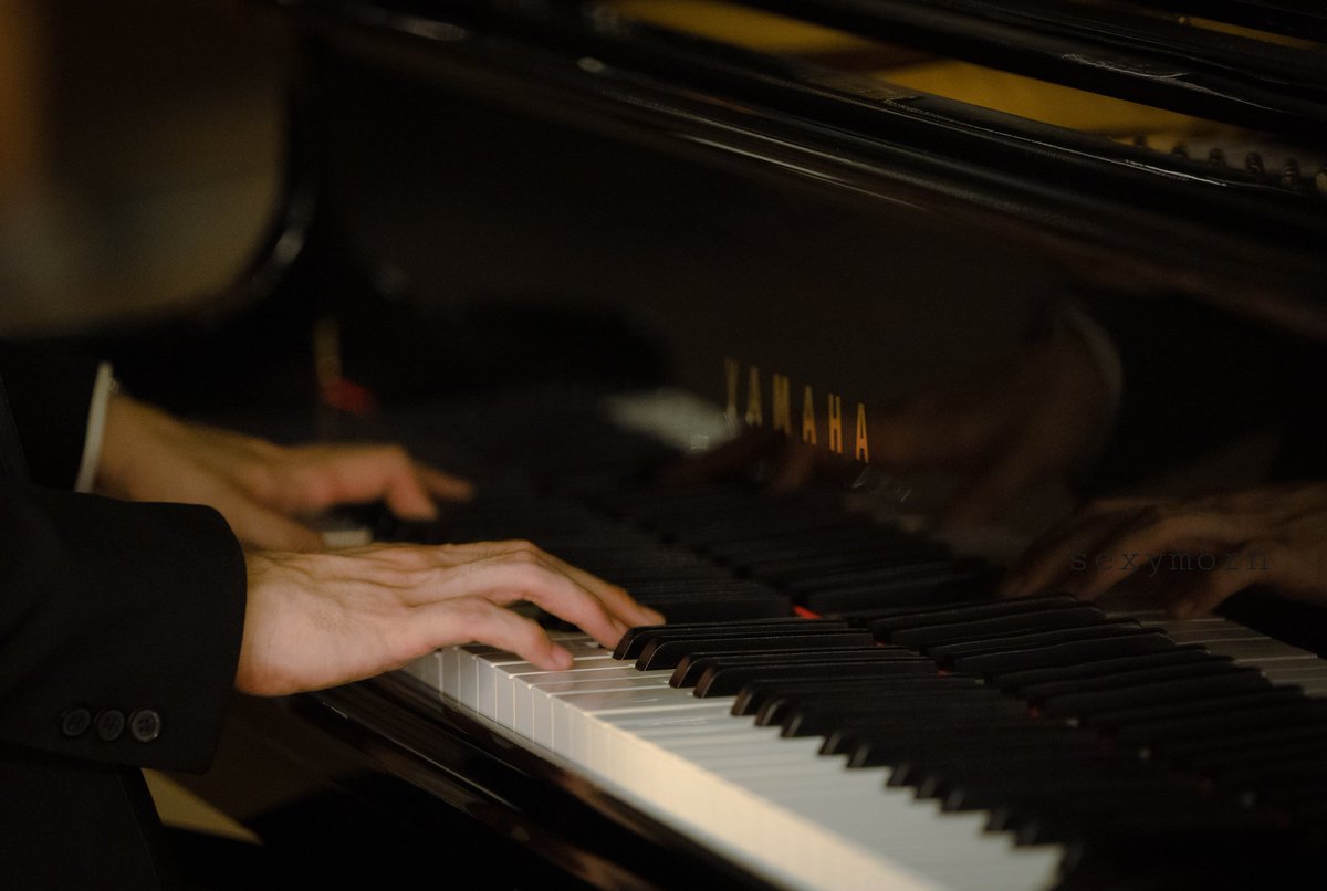 sexymorn tweet media