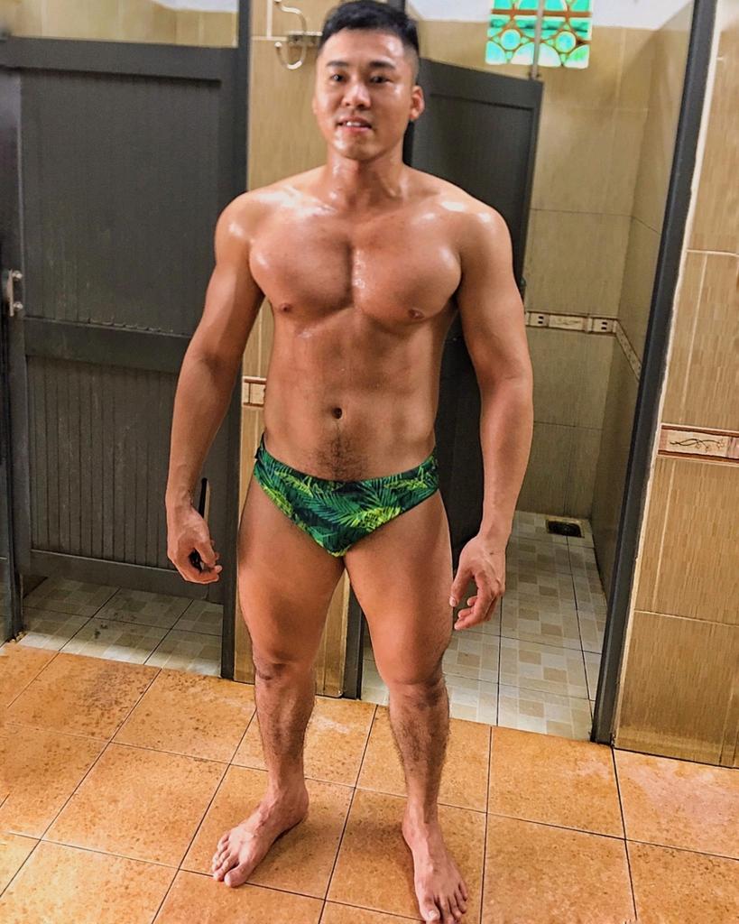 Tony_Ng99's tweet photo. Có người nói mình giống con ếch 🙃🙃🙃#menphysique #gym #xuhuong #fitness #musicle #bulk https://t.co/tGpcmwOBa7
