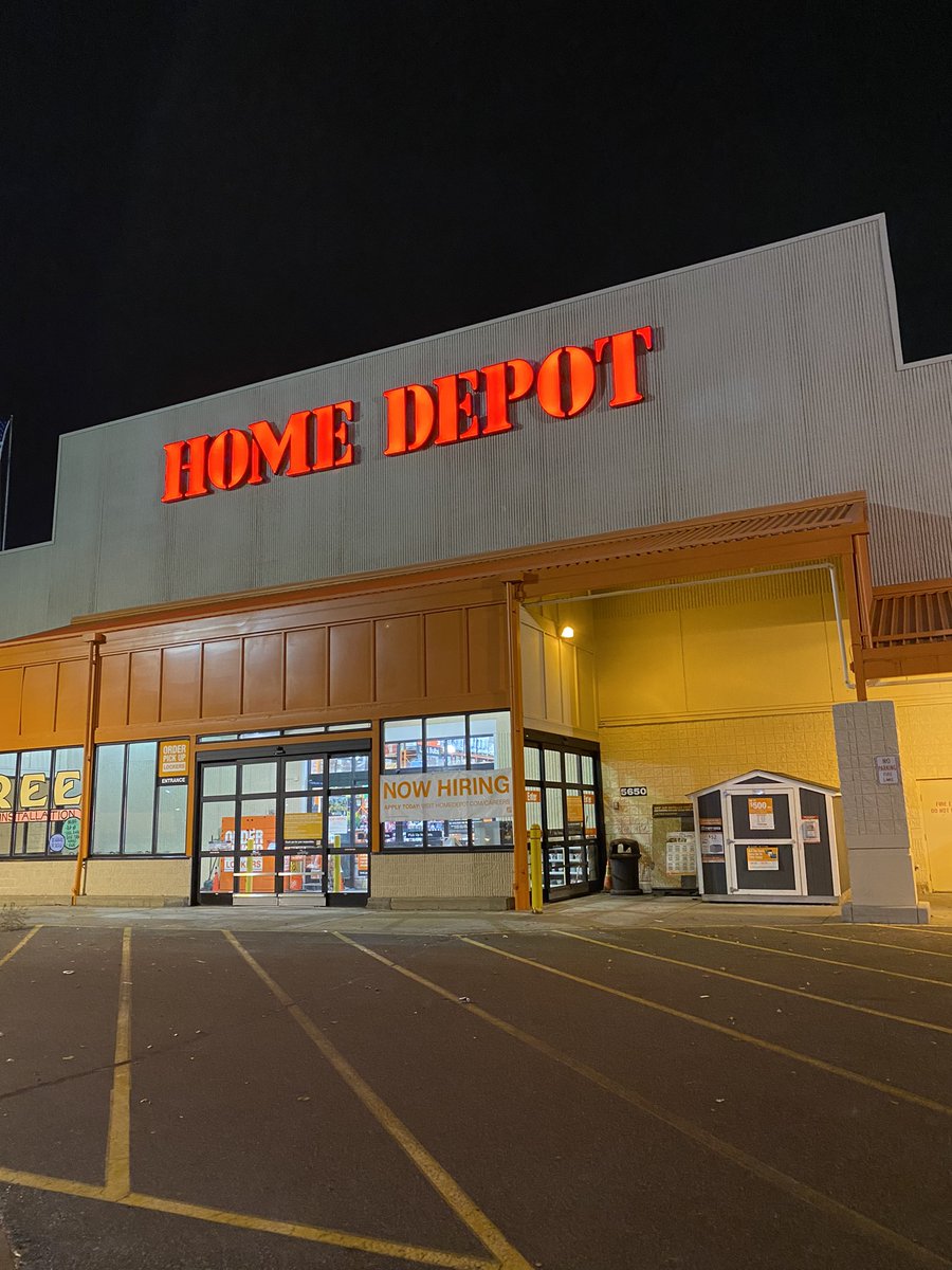 After 5 1/2 years at 2802, I took my apron off for the last time tonight. 
I am beyond thankful for everyone who helped me grow my career and succeed over the years.