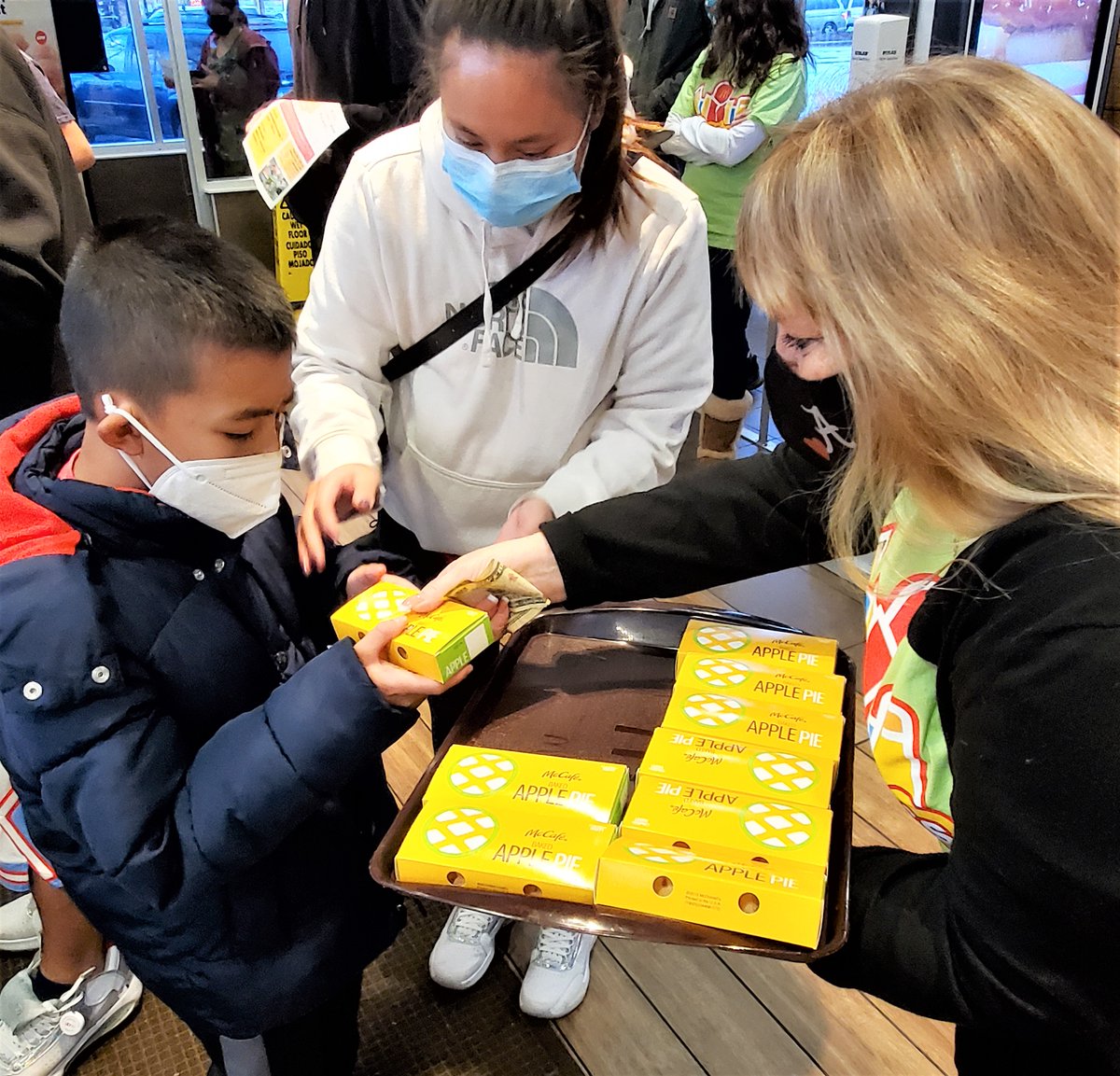 NTDSE's tweet photo. Thank you to Skokie @McDonalds  as well as our staff, families, and community for making our NTDSE McTeacher Night a huge success!

#NTDSEmpowers 

@PerryNTDSE @MarieESheedy @Sanita_EdD @Kristin_NTDSE @ECEFrancescaP @DolphinsMrs @tanya_younan @RobertaKruszew2 @TheCoachingLane https://t.co/yirq9WE89l