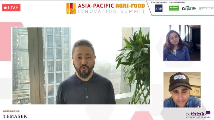 Starting our Sustainable Proteins Track at #APACAgriFood, Ryan Xue at the China Plant Based Foods Alliance moderates a fireside chat asking the question 'Are Hybrid Products the Next Big Thing in Alternative Proteins?' - with @NourishHQ and <a href="/MoolecScience/">Moolec Science</a>
