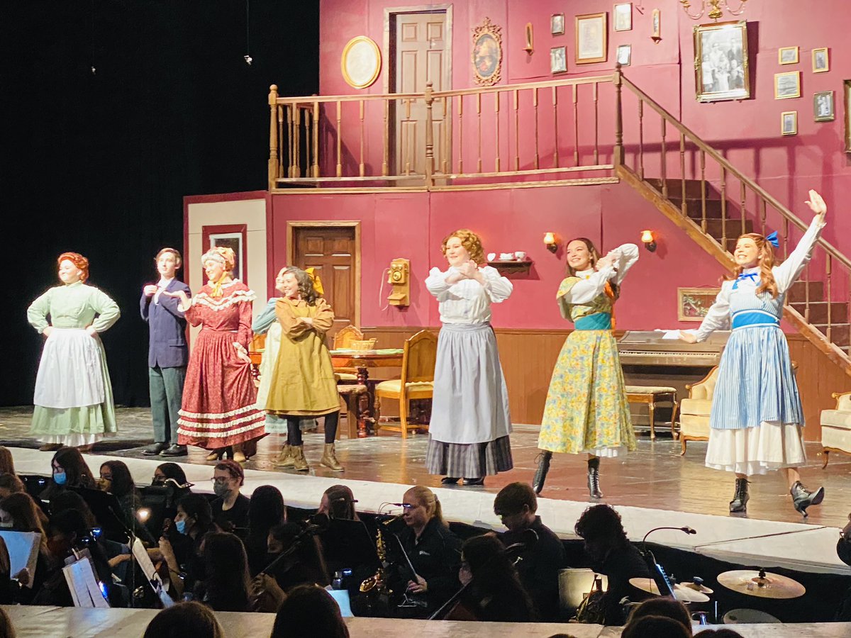 MMCGardner's tweet photo. Completely blown away by today’s productions of “Meet Me in St. Louis” The incredible talent of our casts, crew, and orchestra is simply amazing. #DWing👑👑👑 #MacNation https://t.co/IjacNvvtnZ