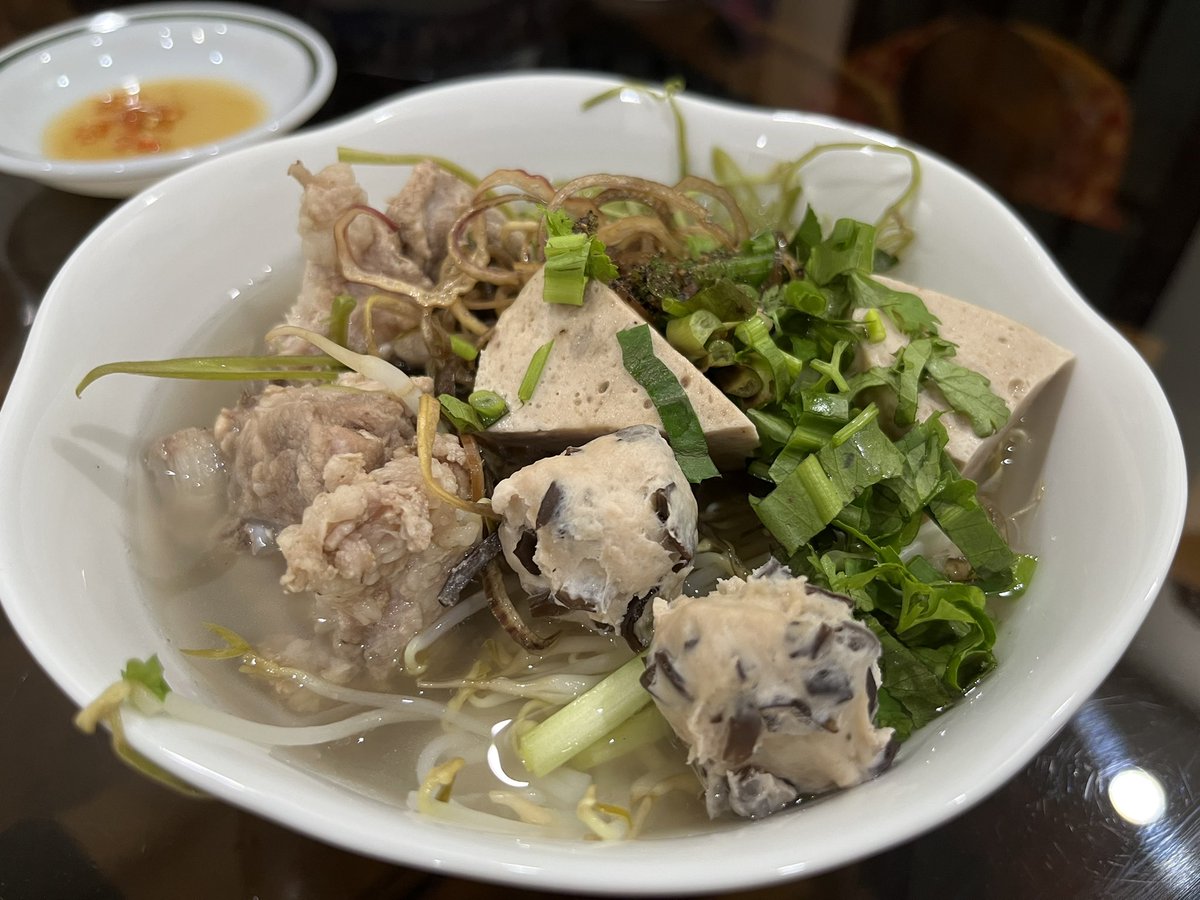 Hôm nay em làm Tư Bún Mọc