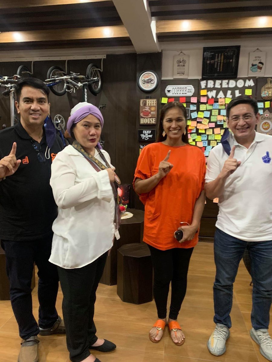 jopetsison2022's tweet photo. Aksyon Demokratiko in Mindoro! Patuloy ang pakikinig namin sa bawat suliranin ng mamamayang Pilipino. Makakaasa po kayong aaksyunan natin ang bawat problemang ating kinakaharap.
#sisonsasenado
#sisonofservice
#AksyonDemokratiko https://t.co/54sMfBaklA