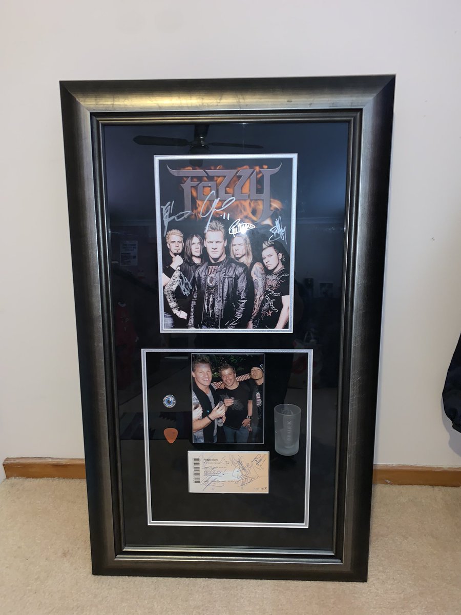 PeterMartyn's tweet photo. 10 years ago! Had the best night! Saw Fozzy in Berlin, then had shots with the band! @FOZZYROCK @IAmJericho @thedukeofmetal @billy_grey https://t.co/draA3jClJE