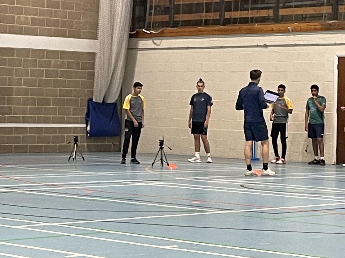 CEperformance1's tweet photo. ๐EPP๐
Our EPP in action at last nights fitness assessment. A big thank you to Sam Liddington from @NorthantsCCC for running an excellent session and also to @BedfordSchool for the use of their outstanding facilities! #EmergingPlayers #WinterProgramme https://t.co/ATHJUIltGS