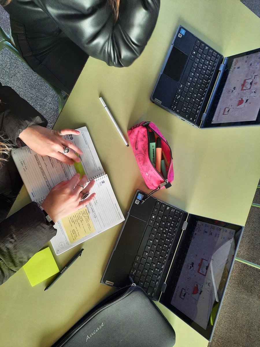 anton_not's tweet photo. Comencem la formació per engegar Serranova Report! @JuniorReport_ @JuniorReportRED @CristinaMestr18 @jsabat2 @LloveraMarisa @jbalce @XaviGarros @MontseSol17 @FontMfont @Gemma_S_B @LaSerrardio1 https://t.co/YNrkia4861