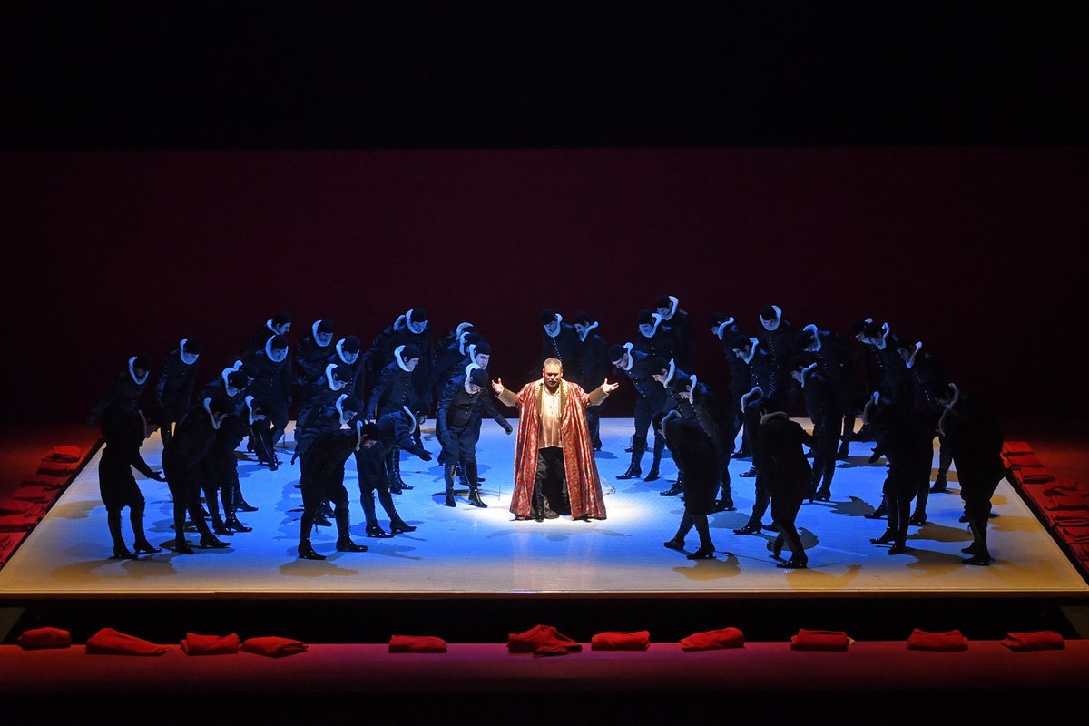 L'últim 'Conta'm una òpera' de tardor serà 'Rigoletto', el melodrama en tres actes de Verdi. Si voleu conèixer a fons l'òpera, teniu una cita dijous vinent, a les 18 h, amb <a href="/mariajangles/">Maria José Anglés</a>.

🎫 Reserva la teva plaça bit.ly/3FnQHlu
📸 Imatge extreta del Liceu