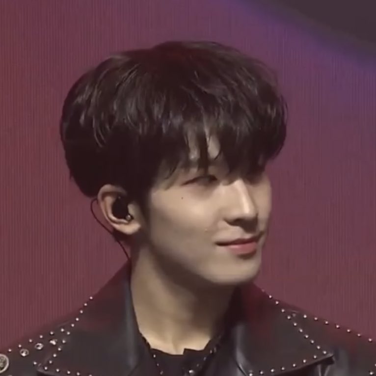 tinkswonu's tweet photo. ohh today too, they made wonwoo's mole under his eye more visible 🥰❤️ https://t.co/YMGaianylj