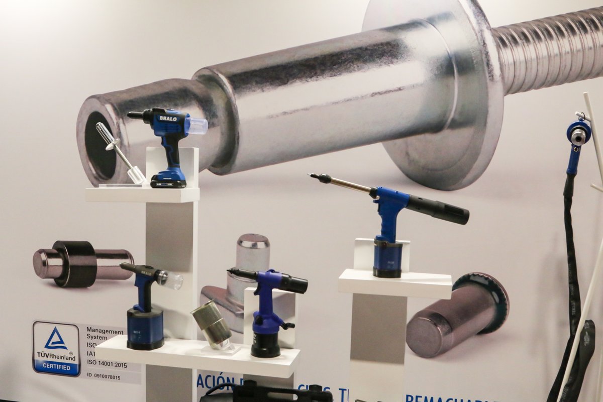 BRALO_es's tweet image. Don&apos;t miss the latest innovations from @BRALO_es in @MetalMadridEs! Special #fixings with personalized design according to your needs, battery #riveters and hydro-pneumatic #rivetingtools at stand 7G06. 
We are MANUFACTURERS and EXPERTS in quality #rivets and #rivetnuts
