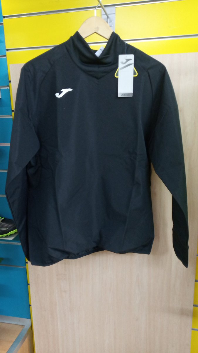 57Pestana's tweet photo. Chubasquero Joma cerrado para entreno talla M.
14 euros. https://t.co/JICpNWynEq