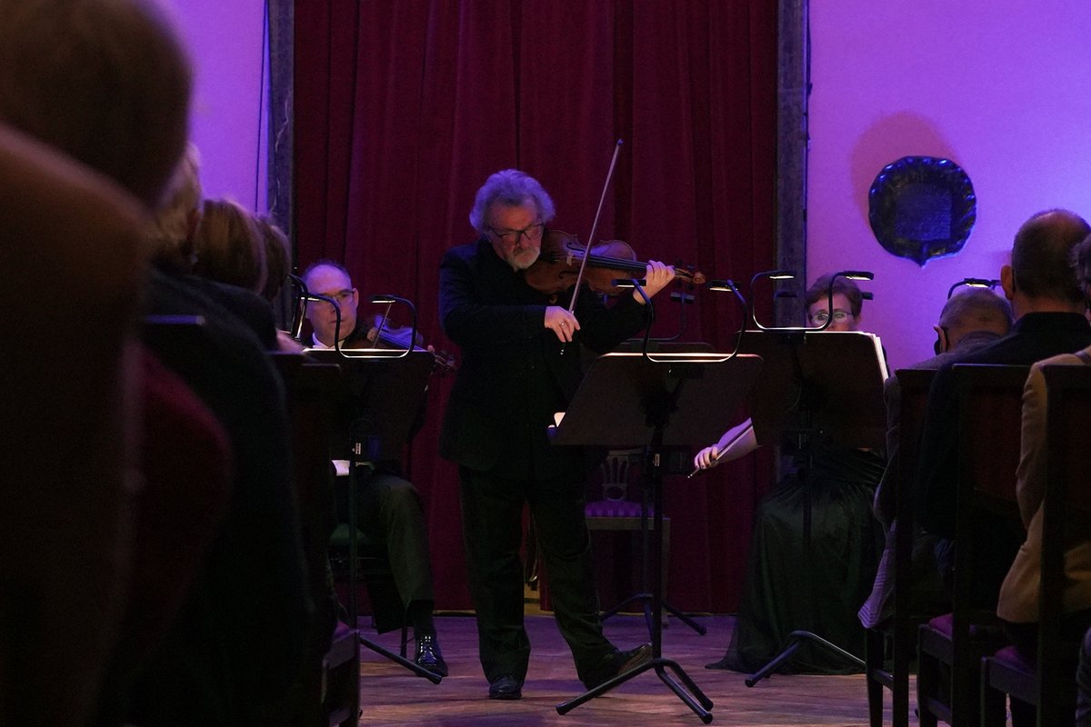 FilharmoniaPom's tweet photo. 17 XI Kameralnie z Danielem Stabrawą
Wielką przyjemność i radość sprawiła koncertowa wizyta #DanielStabrawa melomanom i #CapellaBydgostiensis, której artysta szefował w latach 1995-2002. Kunsztowny koncert 🌹➡️https://t.co/OY3jhquX3q
@Grupa_Enea Mecenas FP https://t.co/x8acZr5SAp