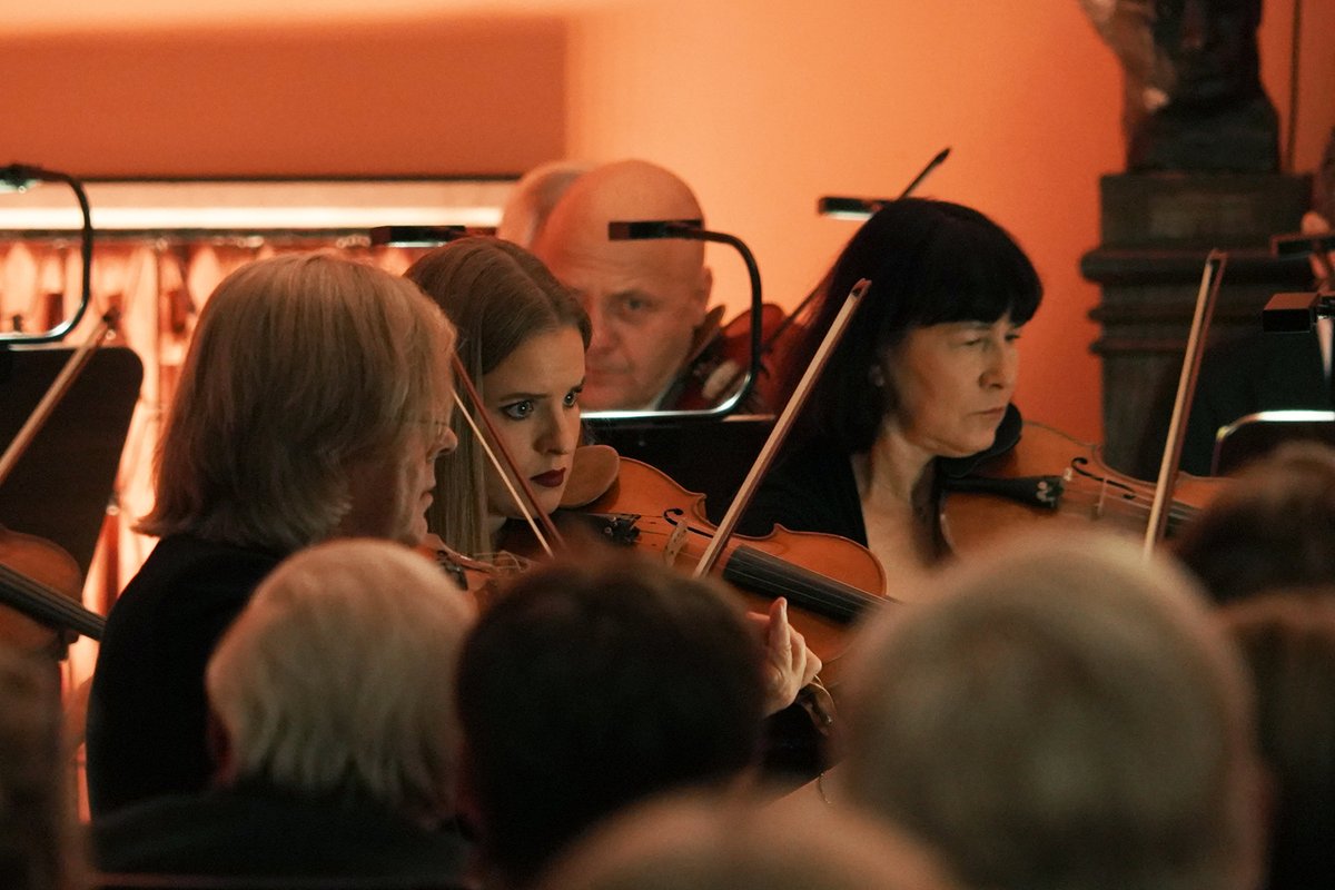 FilharmoniaPom's tweet photo. 17 XI Kameralnie z Danielem Stabrawą
Wielką przyjemność i radość sprawiła koncertowa wizyta #DanielStabrawa melomanom i #CapellaBydgostiensis, której artysta szefował w latach 1995-2002. Kunsztowny koncert 🌹➡️https://t.co/OY3jhquX3q
@Grupa_Enea Mecenas FP https://t.co/x8acZr5SAp