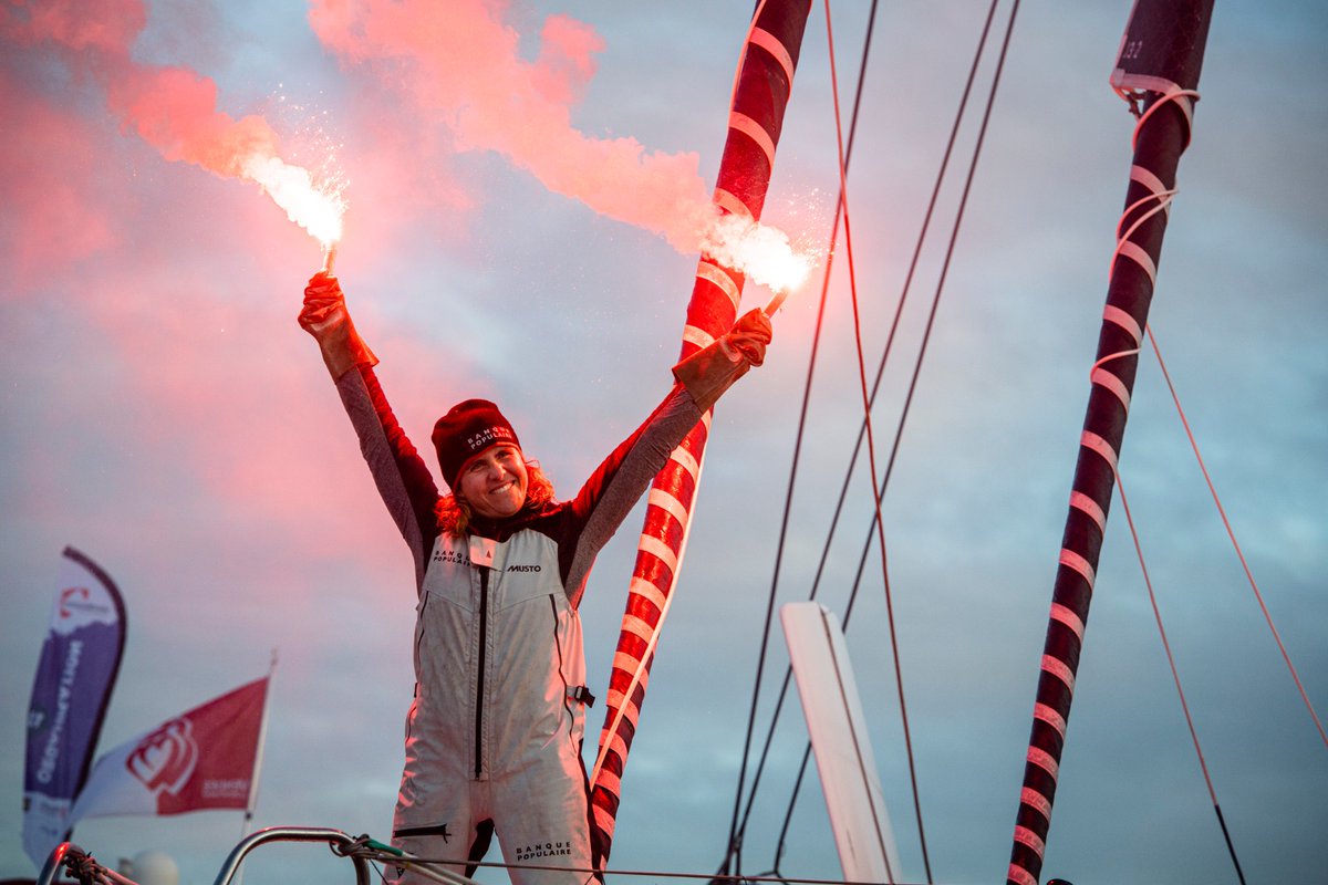 Voile Banque Populaire (@voilebanquepop) on Twitter photo 👏 Clarisse est nominée pour le prestigieux "Rolex World Sailor of the Year Awards 2021" décerné par <a href="/worldsailing/">World Sailing 🌎⛵️</a> 🤩
Le vote du public compte pour 50%, alors tous derrière Clarisse pour soutenir la seule femme française du classement 💙
📩 bit.ly/3kMMzUo
#GoClarisse 👏 Clarisse est nominée pour le prestigieux "Rolex World Sailor of the Year Awards 2021" décerné par <a href="/worldsailing/">World Sailing 🌎⛵️</a> 🤩
Le vote du public compte pour 50%, alors tous derrière Clarisse pour soutenir la seule femme française du classement 💙
📩 bit.ly/3kMMzUo
#GoClarisse