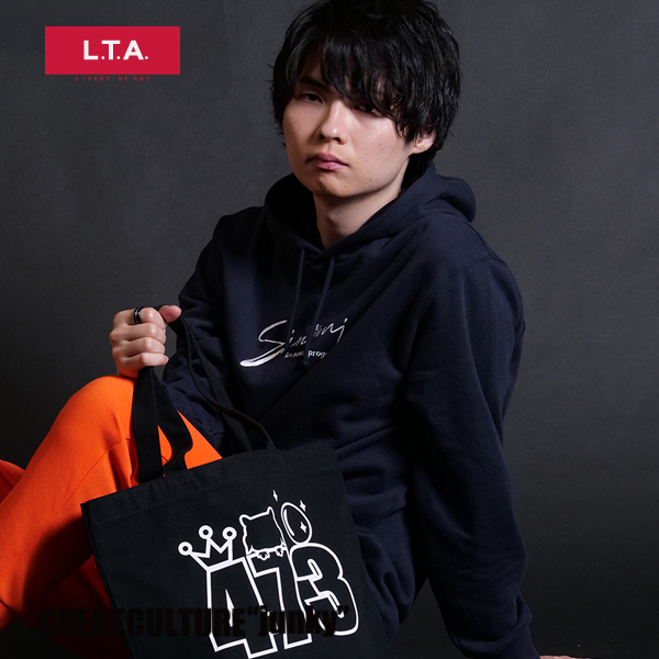 livertineage's tweet photo. Sinamiさんとのコラボアイテムが大好評予約受付中💫
プルオーバーパーカーは合わせやすいグレー、トートバッグはオリーブがオススメとのことです😌✨
詳細・ご購入はコチラ
https://t.co/1scrlhp4RI
#LIVERTINEAGE #LTA #リヴァティーンエイジ #Sinami https://t.co/zRKrbfirdZ