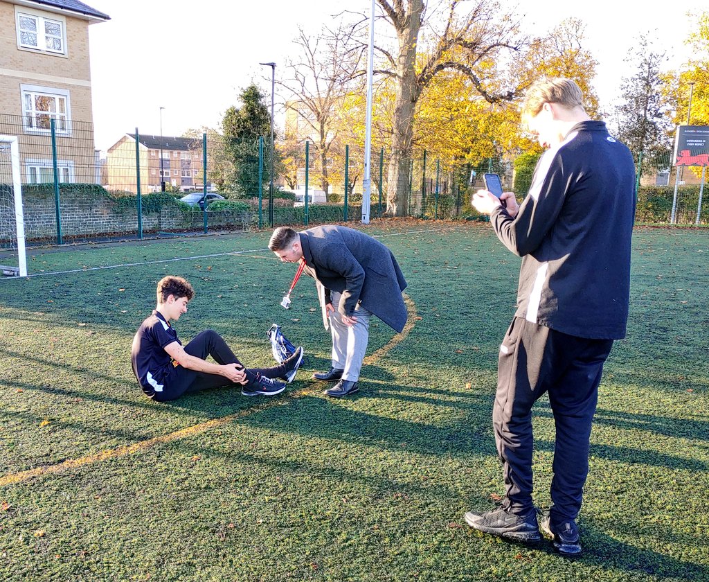 IsleworthSyonPE's tweet photo. Our Yr12 CTEC Sport students were out on the 3g this morning creating videos and applying their knowledge for the sports injuries module. https://t.co/YExrbaTg5Z