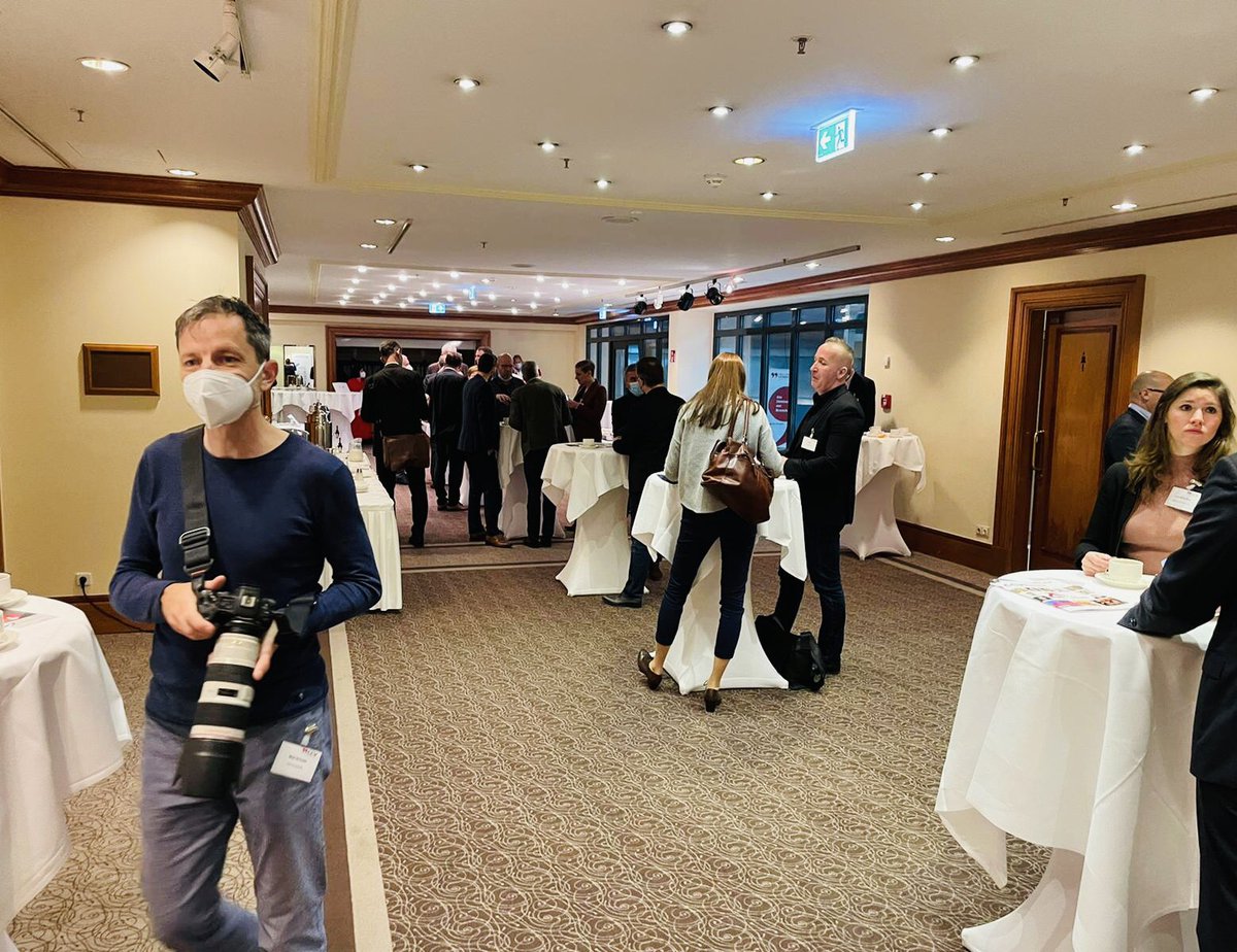 #25JahreCCV #GetTogether und erste #Keynote von Prof. Dr. Kastrop. <a href="/ccvev/">CCV e. V.</a> <a href="/BenjaminBarnack/">Benjamin Barnack</a> <a href="/JoerdisOehme/">Jördis Harenkamp</a> <a href="/DirkEgelseer/">Dirk Egelseer</a> <a href="/parkinn/">Park Inn by Radisson</a> @AndreasBopp <a href="/ADillerWolff/">Antje Diller-Wolff</a>