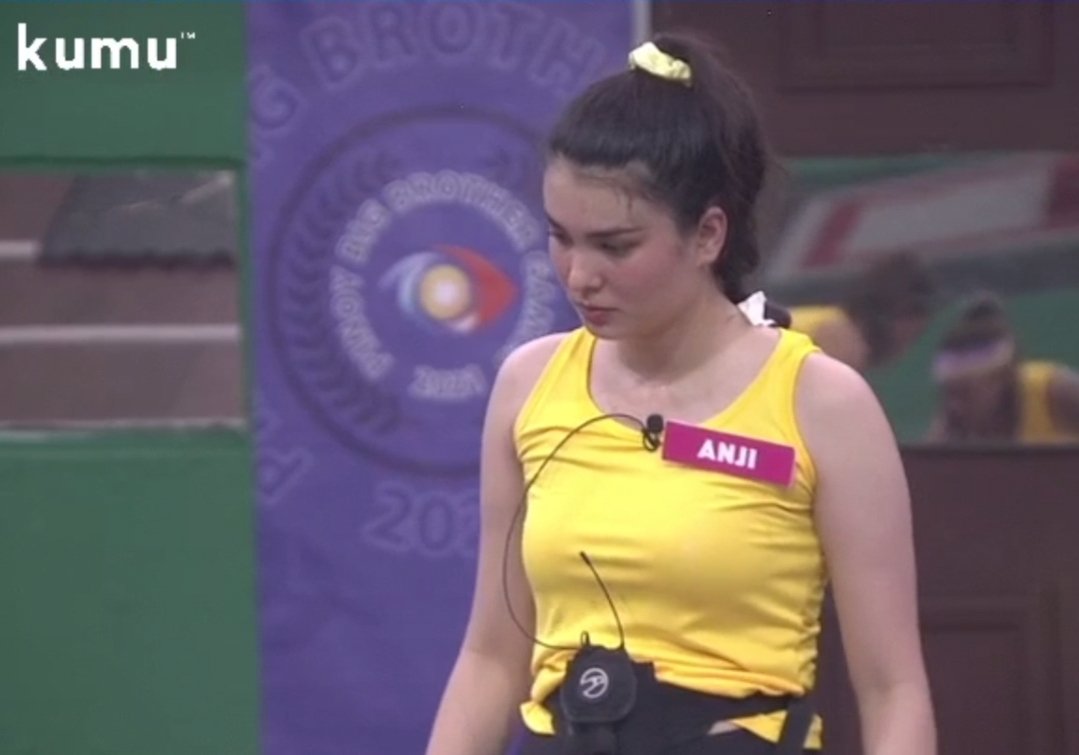 amigas_jen's tweet photo. Yellow looks good in you, luvs! 
 Lumalabas yung kaputian at tunay mong gandaaa. Napaka liwanag .. Kaya grabe makatitig si kayds eh heheheh

sTHURStrong KYJI https://t.co/YAt31uW4VY