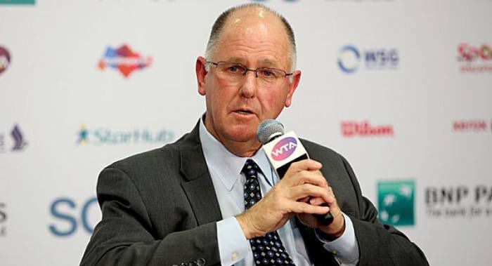 BenoitMaylin's tweet photo. Toujours sans «vraies» nouvelles de Peng Shuai, Steve Simon a menacé de retirer de Chine tous les tournois de la WTA si les instances dirigeantes du pays ne se conforment pas à la loi!
Il commence à me plaire ce gars là 👍✊👏
#WhereIsPengShuai https://t.co/GKBvV8rj9T