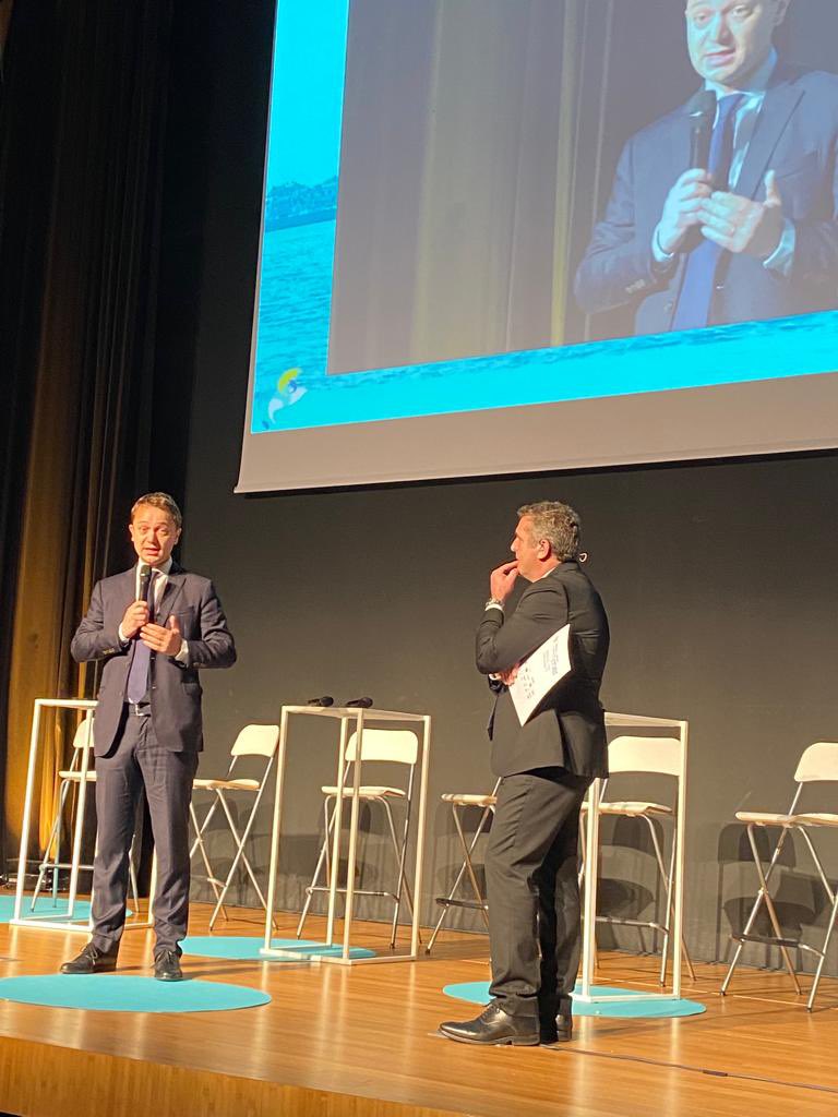 MaeldeCalan's tweet photo. J’ouvrais ce matin les assises de la pêche à St-Pol-de-Léon avec la ministre de la mer @AnnickGirardin et le président de région @LoigCG. La compétitivité de la filière (7500 emplois directs dans le Finistère) est cruciale pour notre économie. Le département investit dans ce sens https://t.co/gz8Rf2RbNF