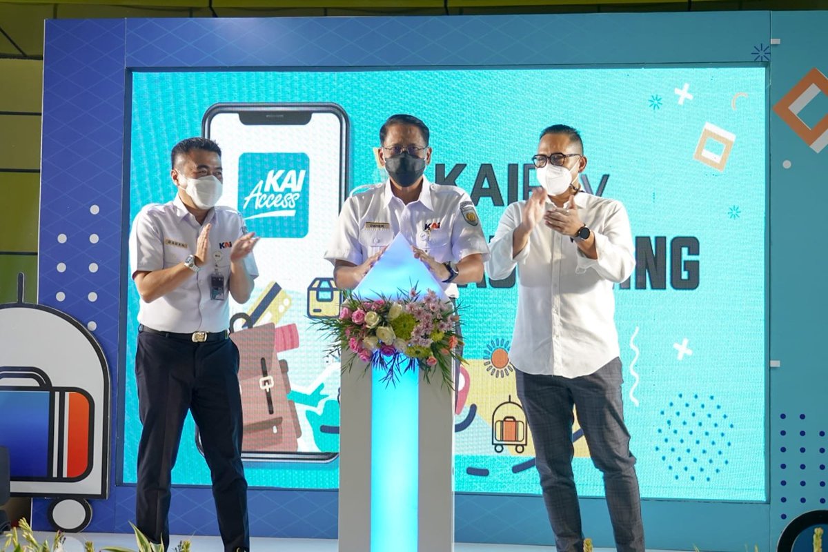 keretaapikita's tweet photo. Inovasi Pembayaran Digital, KAI Luncurkan KAIPay
#Railfriends, hari ini KAI meluncurkan dompet digital KAIPay sebagai alternatif metode pembayaran pada aplikasi KAI Access.
#KAIPay
#keretaapikita https://t.co/NK84P3sAQ3