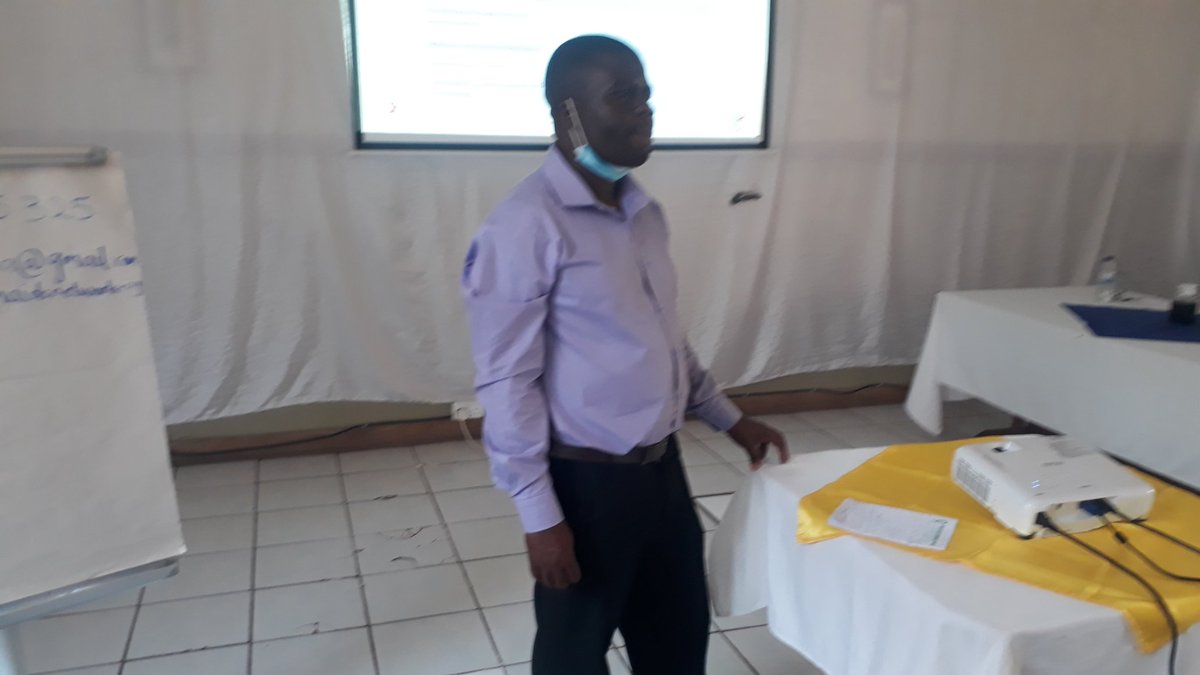 MudotiNgoni's tweet photo. Facilitating chapter meeting in Bindura on HIV/AIDS. In attendance is Provincial Manager from NAC and chapter members from Mash- West and Central province.
@OliverChingozha 
@MaminiminiObert 
@naczim 
@HHIupdates
@chigunwedaniel https://t.co/D86Apiwk91