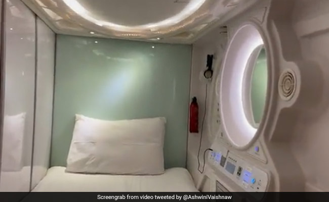 ndtvindiafeed's tweet photo. रेलवे में पहली बार! स्वागत के लिए तैयार 'Pod Hotel', देखें शानदार Photos और Video https://t.co/85REsrHVno https://t.co/dUfd6utvJq