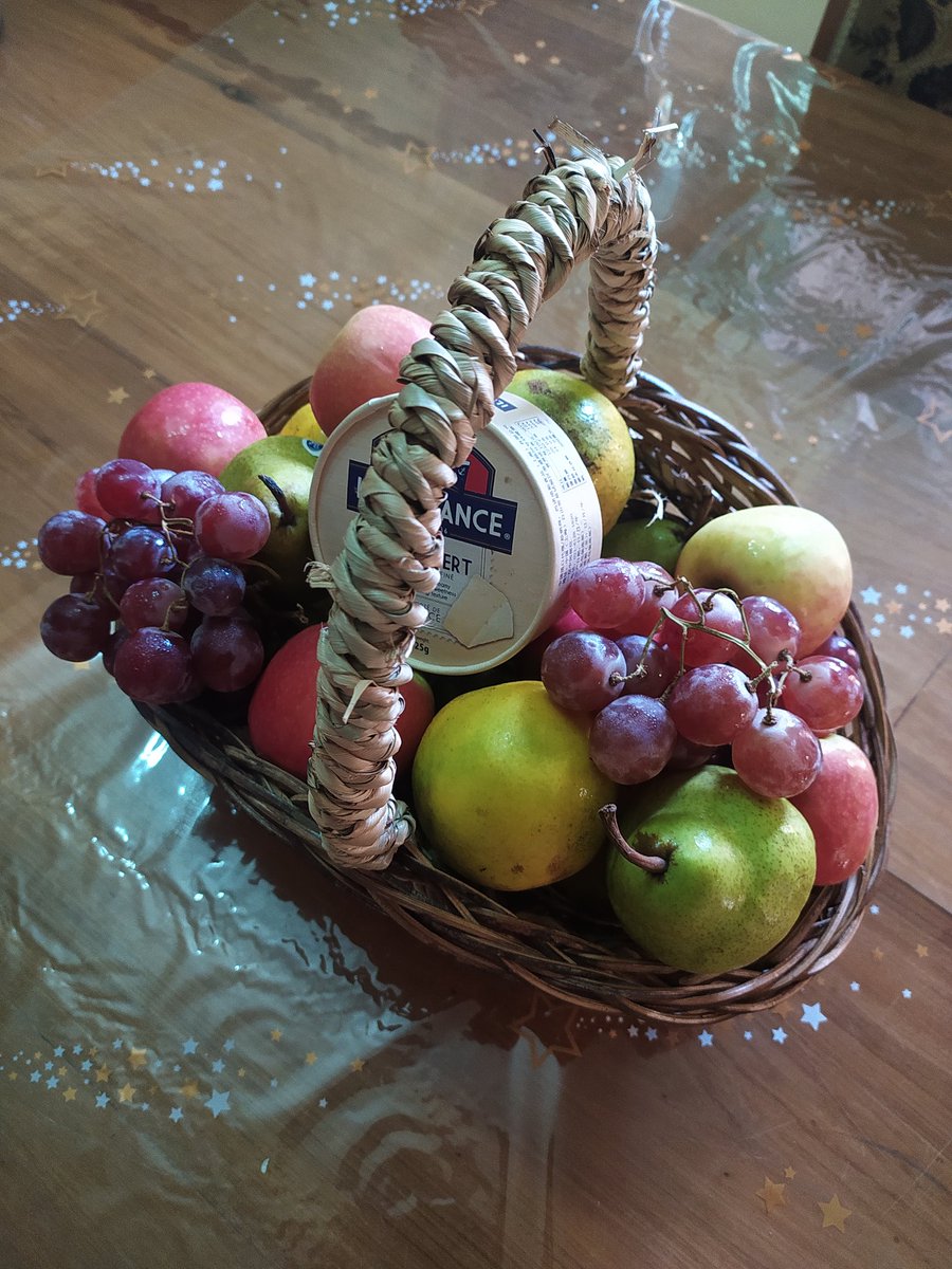 Cadeauxsurmesur's tweet photo. Un peu d'énergie pour vous envoyer des ondes positives en cette nouvelle journée... 💪🏾
-
#energy #niceday #panierbio #fruity #servicedecadeauxcameroun #cadeauxsurmesure https://t.co/k9FwwWnO0H