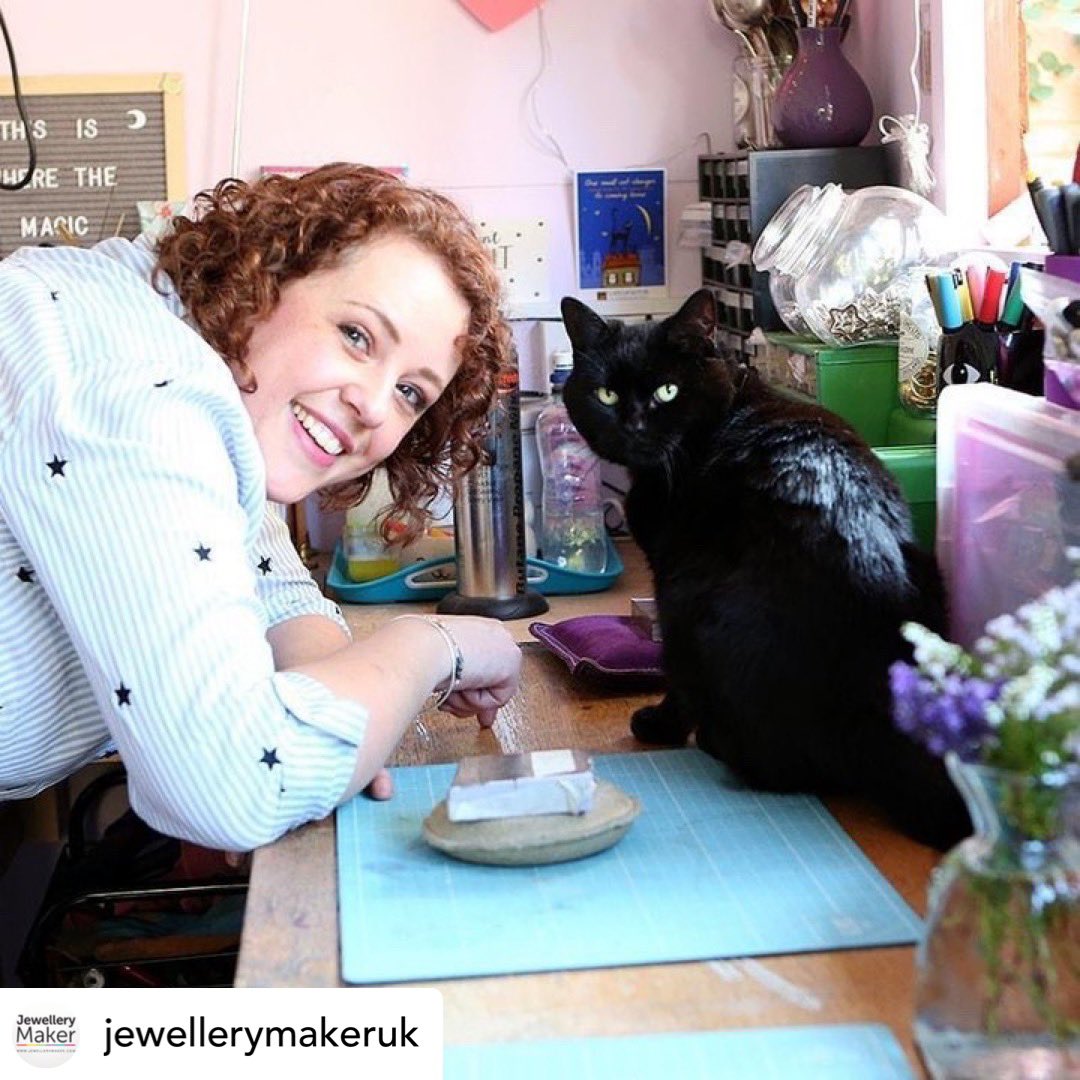 brentwoodbelles's tweet photo. Wishing one of our Belles, @BlackCatJewels, a massive, massive “break a leg” today as she debuts on @Jewellery_Maker TV at 2pm! 

A talented jeweller, you may remember that Kirsty was featured in @WILifemagazine a few months back. 

Good luck Kirsty, you’ll smash it! 💥 https://t.co/IXoUwYaltA