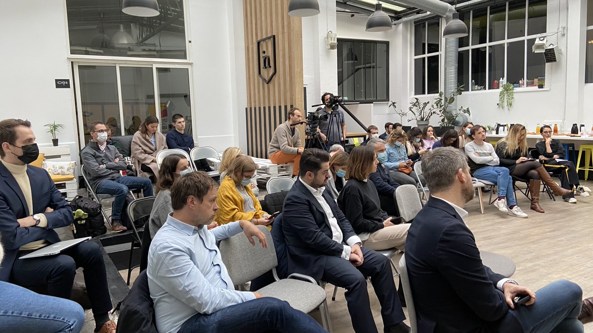 agenceProches's tweet photo. Clap de fin du premier événement du #LabElections ! Un grand merci à tous et particulièrement à @pierrelefebure, @AlizeeOstrowski, @adsaum et Dominique Louveau pour leur participation à ces discussions riches d'enseignements 🙏 https://t.co/WSLYZyGN0Z
