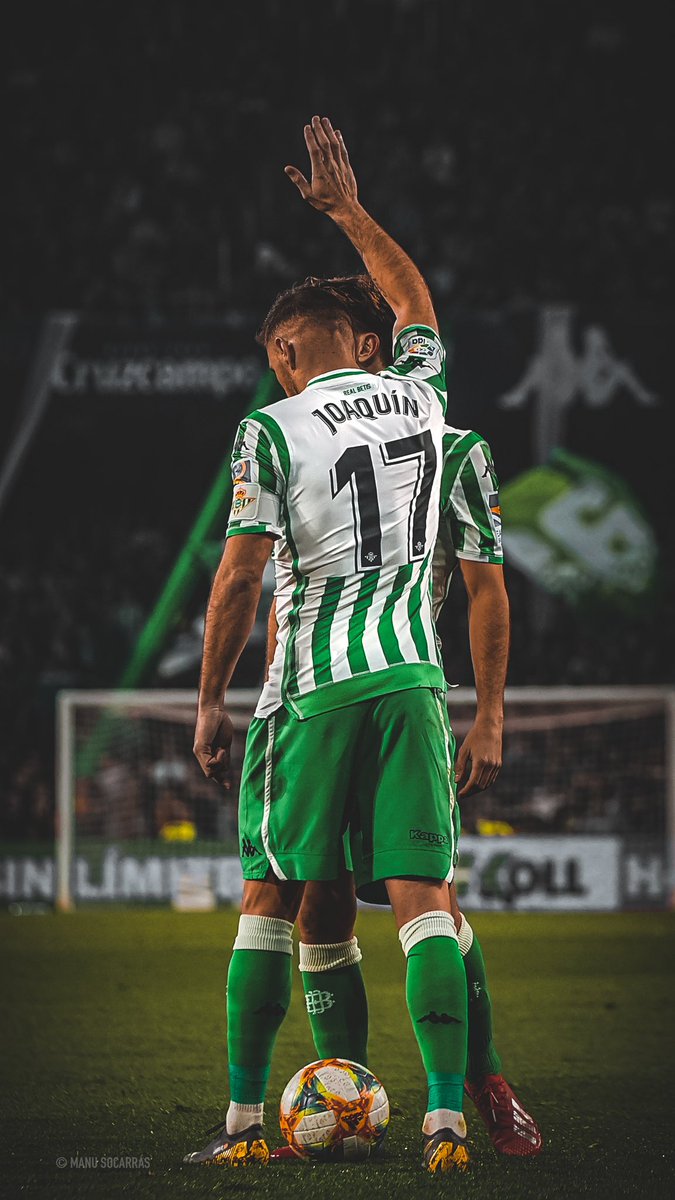 - Vino para retirarse y eso va a hacer.
(Delante de su gente)
- Todos los años da la cara (a pesar de sus carencias por la edad).

No es la mejor forma de anunciarlo, pero la modita de tratar al 17 peor que a mucha gente de Nervion es de lo más absurdo que recuerdo.