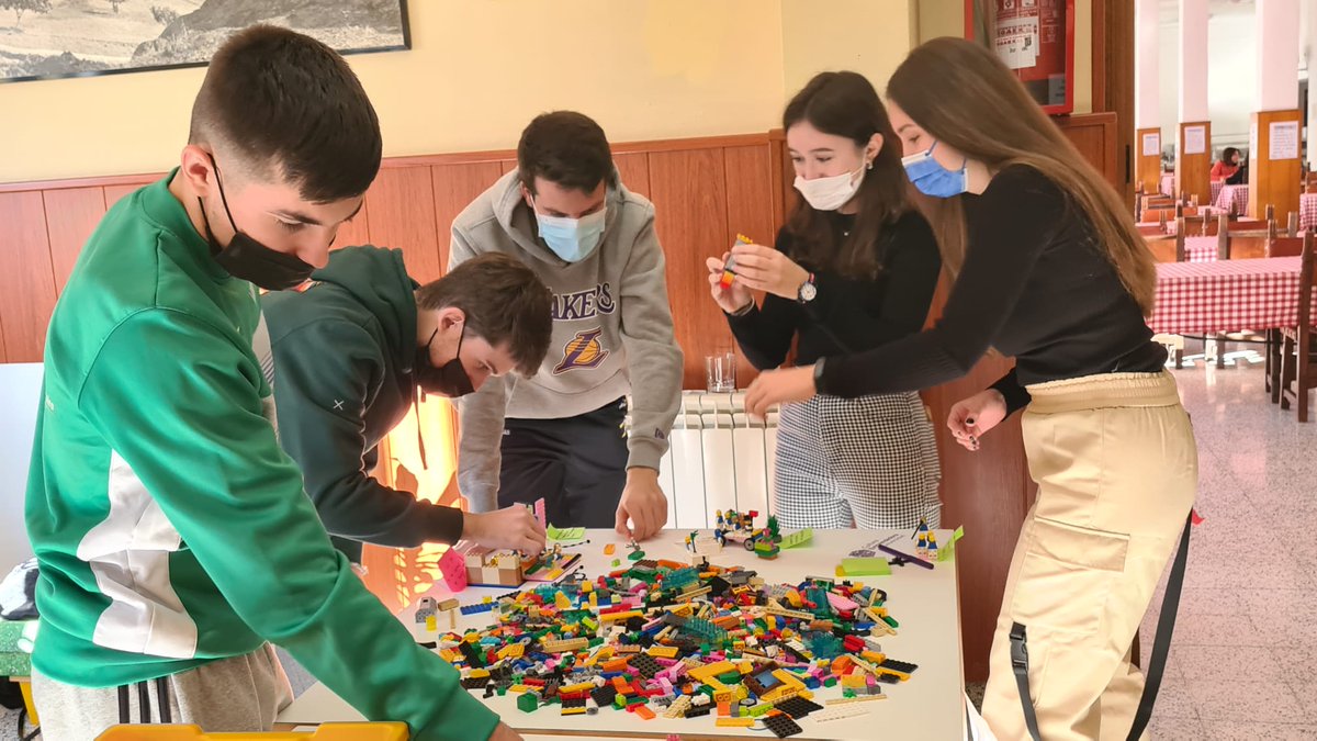 CulEmprendedora's tweet photo. Algo está pasando en las Residencias Universitarias Junta de Extremadura. Ayer en la Muñoz Torrero con  
@CulEmprendedora Universidad en las Residencias Universitarias Junta de Extremadura  #residenciascreativas #activaturesi #ceuniversidad 
@infouex @Junta_Economia https://t.co/Xn4pUmupkO