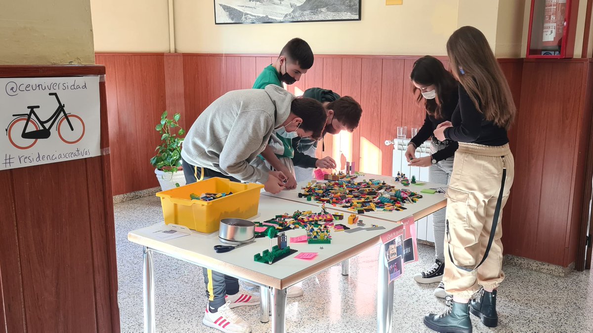 CulEmprendedora's tweet photo. Algo está pasando en las Residencias Universitarias Junta de Extremadura. Ayer en la Muñoz Torrero con  
@CulEmprendedora Universidad en las Residencias Universitarias Junta de Extremadura  #residenciascreativas #activaturesi #ceuniversidad 
@infouex @Junta_Economia https://t.co/Xn4pUmupkO