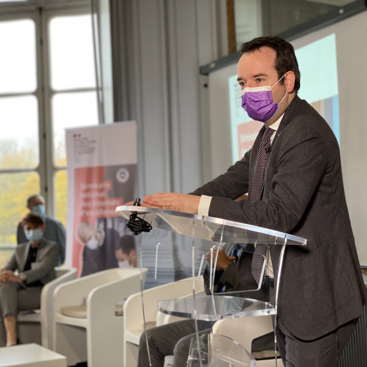AcAmiens's tweet photo. Ouverture par @MullerRaphal4 &amp; @MostafaFourar du séminaire natio. #InternatsDExcellence à St-Maximin. 
Les #internats d’excellence :
✅ une alliance éducative qui s’appuie sur les richesses locales
✅ un projet éducatif 
✅ pour emmener nos élèves au plus haut de leurs ambitions https://t.co/cX5796lTFk