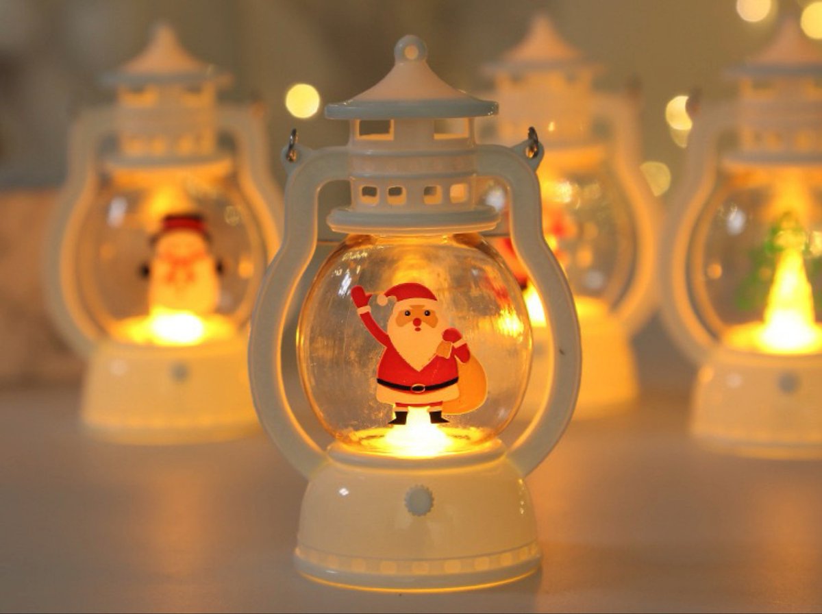 🎄ᐧ༚̮ᐧ ~ตะเกียงอะไรโคดน่ารัก!! แสงส้มๆดูอบอุ่นมาก ไว้แทนไฟในห้องเวลาเล่นโทรศัพท์จะได้ไม่ตาเสีย  ประเด็นคืออันละ 40 กว่าบาทเองง่ะ!! 😂 🎅🏻 💗
