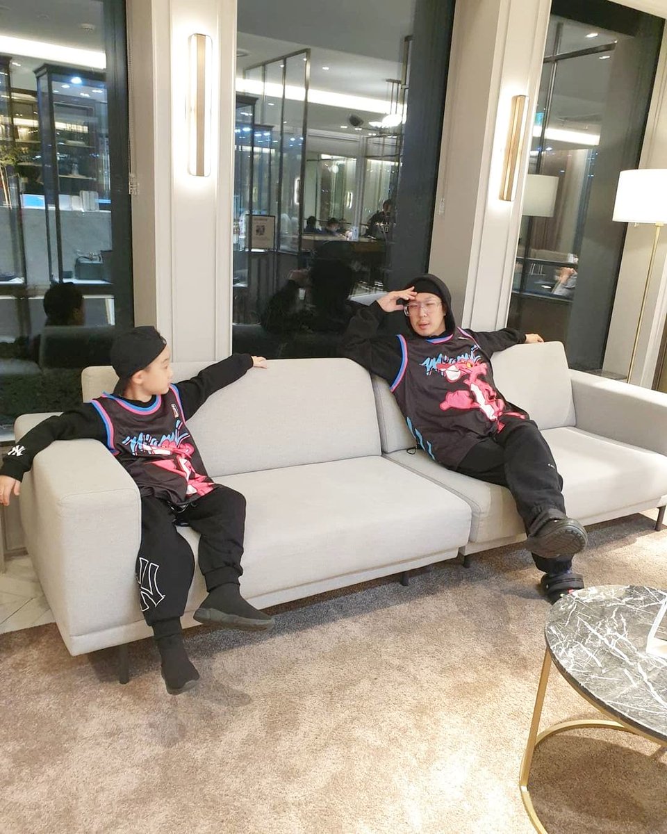 haroroSINGAPORE's tweet photo. [PICS] Handsome father &amp; son😍❤ (2)
#HaDonghoon #HaDream
(📸: @sweetstar0001) https://t.co/47NIs0doPw