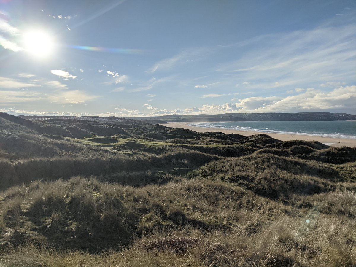 benjj2000's tweet photo. Shorter days, fickle weather but the scenery is still pretty decent. It's these few days that help with the motivation to train through the winter. 

#TheMountainPeople #RabWinterReady #trailrunning #ultrarunning #furtherfaster #mymontane #fuelledbytribe  #suunto #adventureproof https://t.co/pMrdUOrCab