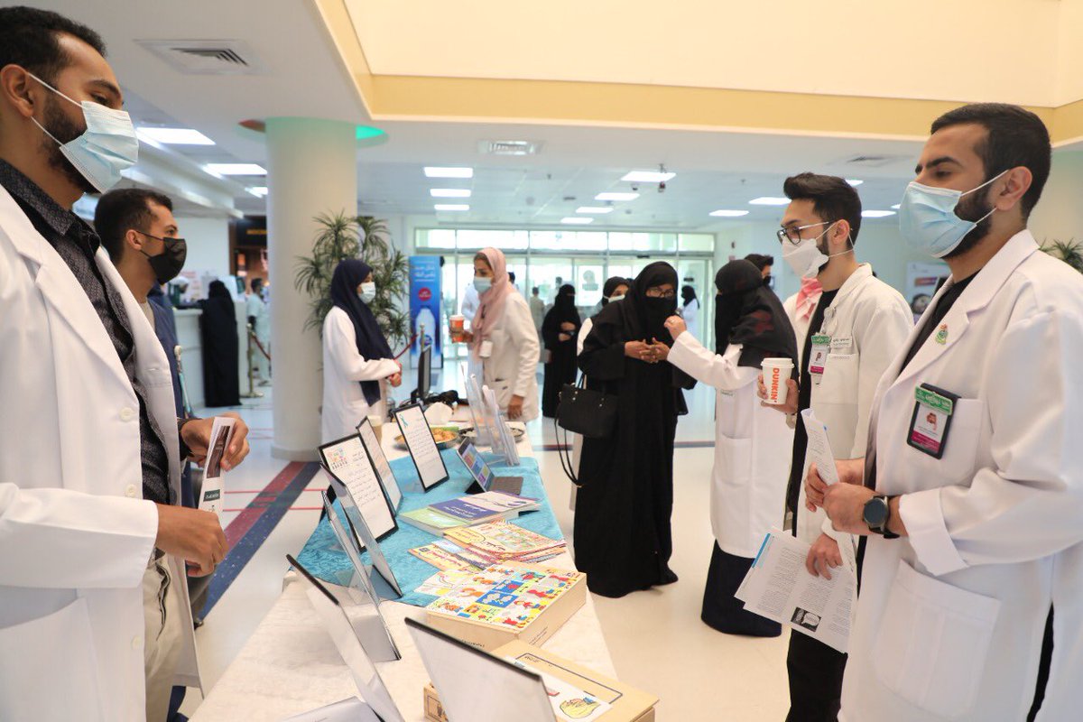 Jeddahhealth's tweet photo. نفذ #مجمع_الملك_عبدالله_الطبي في جدة برنامجاً تعريفياً للمراجعين تحت شعار #يوم_التأتأة بهدف تعريفهم بالتأتأة وماهي المفاهيم الخاطئة عن #المتلعثم وتوعيتهم بالإرشادات الواجب إتباعها مع الشخص المتأتئ والسلوكيات الصحيحة وماهي أسباب الإصابة بالتأتأة وماهي الطرق التدريبية لعلاجه. https://t.co/2PVjl2Cait