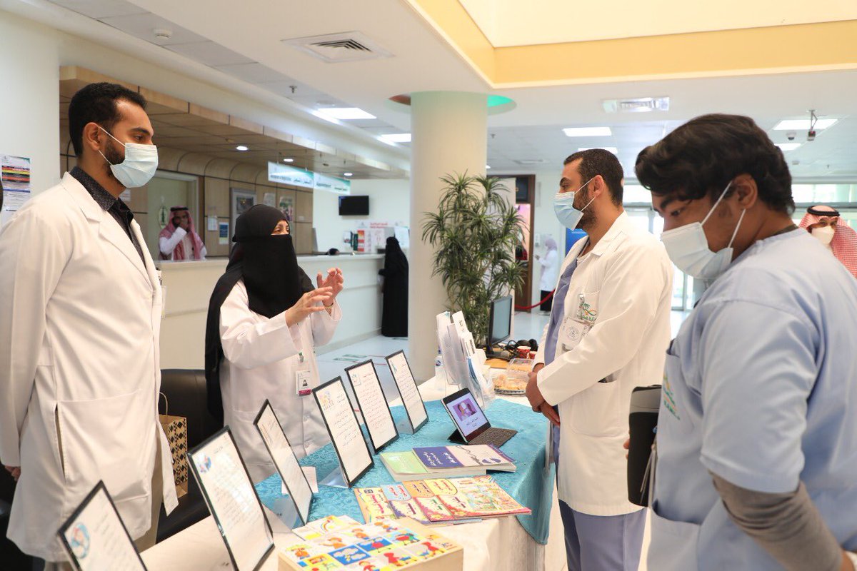 Jeddahhealth's tweet photo. نفذ #مجمع_الملك_عبدالله_الطبي في جدة برنامجاً تعريفياً للمراجعين تحت شعار #يوم_التأتأة بهدف تعريفهم بالتأتأة وماهي المفاهيم الخاطئة عن #المتلعثم وتوعيتهم بالإرشادات الواجب إتباعها مع الشخص المتأتئ والسلوكيات الصحيحة وماهي أسباب الإصابة بالتأتأة وماهي الطرق التدريبية لعلاجه. https://t.co/2PVjl2Cait