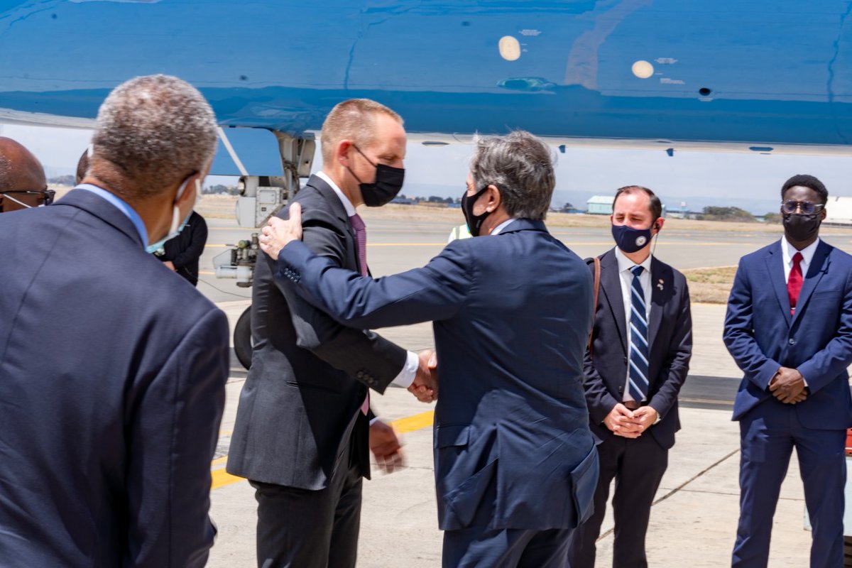 SecBlinken's tweet photo. Kwaheri Kenya! Asante Sana to President Kenyatta and the people of Kenya for your hospitality and generosity. This important visit underlined the strength of the U.S- Kenya partnership. https://t.co/k1ZT9E0OdX