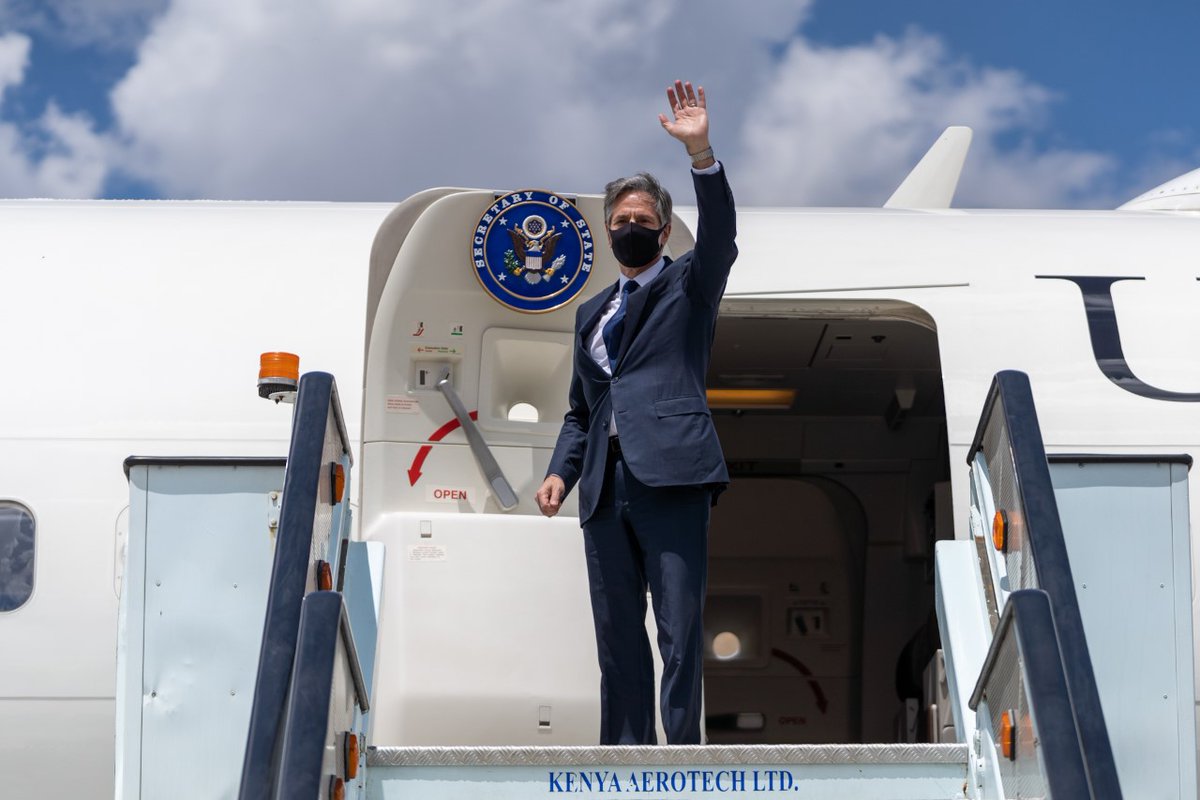 SecBlinken's tweet photo. Kwaheri Kenya! Asante Sana to President Kenyatta and the people of Kenya for your hospitality and generosity. This important visit underlined the strength of the U.S- Kenya partnership. https://t.co/k1ZT9E0OdX