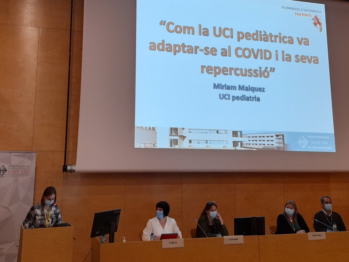PediatriaSPau's tweet photo. La nostra companya @MiriamMaiquez del torn de nit, ens ha emocionat amb el relat sobre
a la seva experiència durant la pandèmia. ❤ #VIJornadesInfermeriaSantPau
👏👏👏👏👏 https://t.co/2pHeqa1M4y